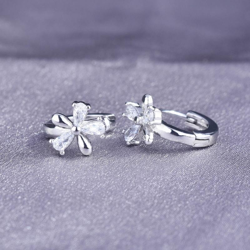 New Korean Daisy Flower Hoop Earrings For Women Simple Fashion Sunflower Butterfly Zircon Earring Party Wedding Jewelry