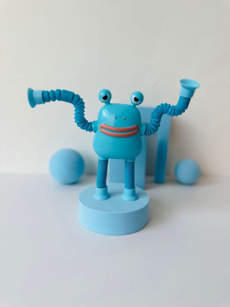 Creative Cartoon Giraffe Robot Egg Decompression Toy with Stretch Tube and Suction Cup, Featuring Ever-Changing Light-Up Hair.