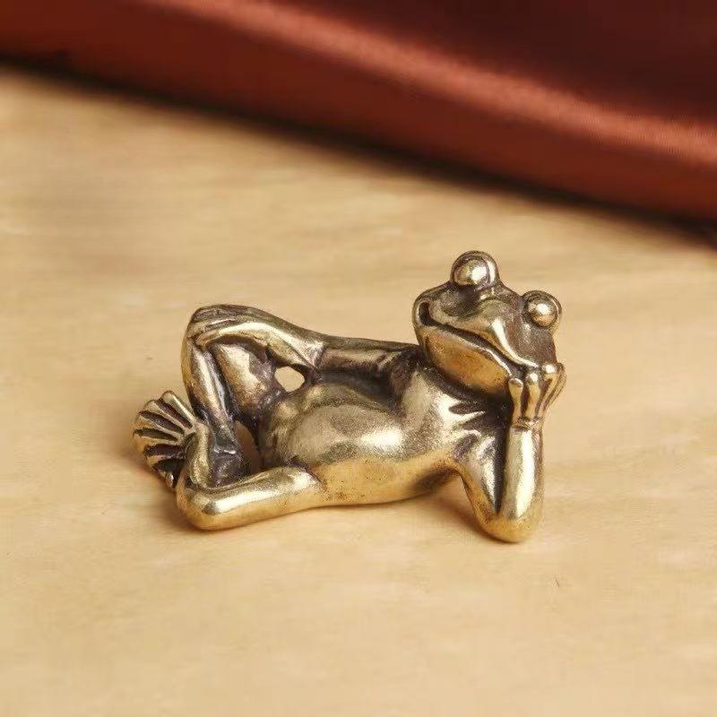 Sleeping Position Frog Brass Ornament Mini Frog Figurines Copper Animal Tea Pet Home Decorations Antique Crafts Gift