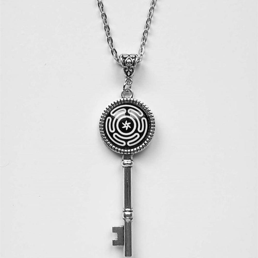 Retro Classic Black Solomon Magic Array Pattern Key Pendant Necklace for Women Men Halloween Party Jewelry Accessories Gifts