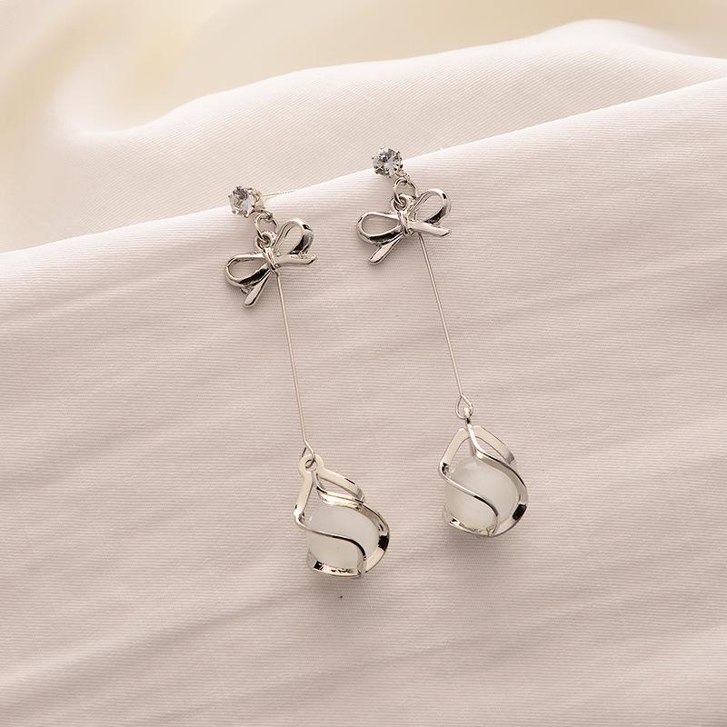Elegant Silver Needle Diamond Bow Earrings - Luxurious, High-Quality Fashion for Women