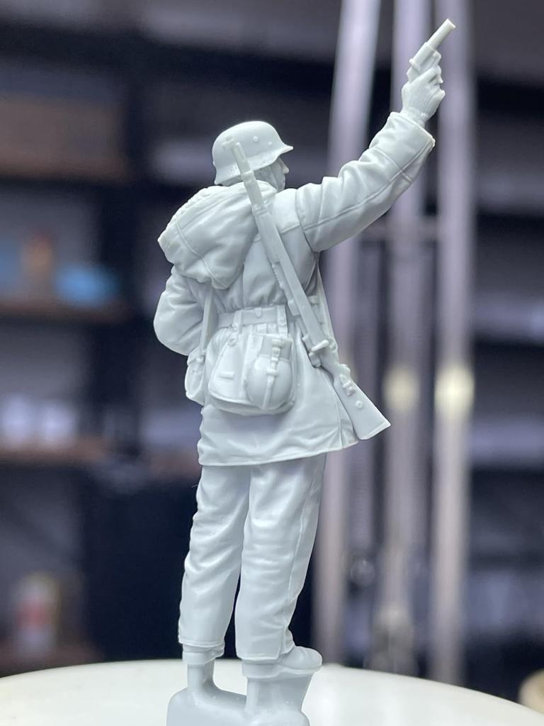Alpine Miniatures 1/35 WWII German Waffen-SS Panzergrenadier Firing a Flare Pistol Resin Kit AM35324 (Person)