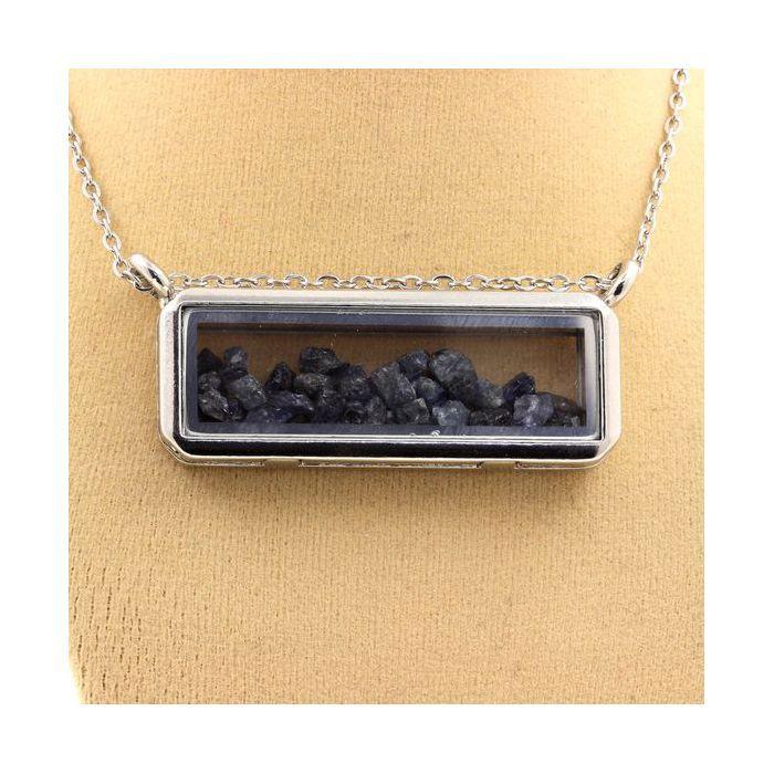 Pierres et Minéraux. Collier Saphir brut. Modèle rectangle.