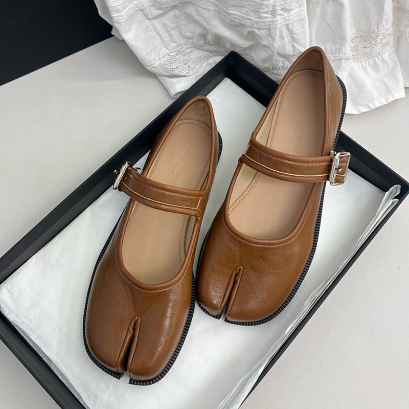 2025 New Women Flat Women's Square Toe Retro Single Shoes One Word Buckle Shallow Mouth Mary Jane Shoes Split Toe Shoes Sandals