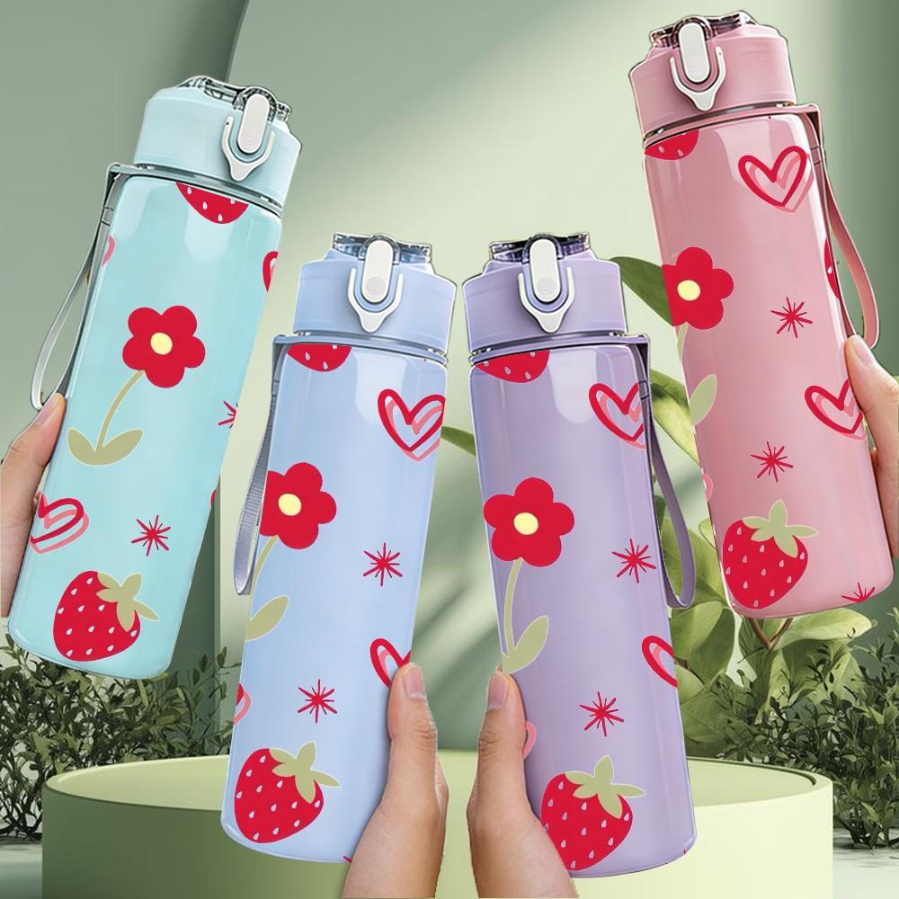 1PC Strawberry And Heart Cute Sweet Pattern 750ml Color Plastic Sports Water Bottle Leakproof Flip Straw Lid Suitable for Sports Office Home Use
