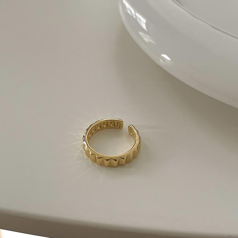 Unique Design Stylish Silver Plated Finger Ring For Women Adjustable And Trendy