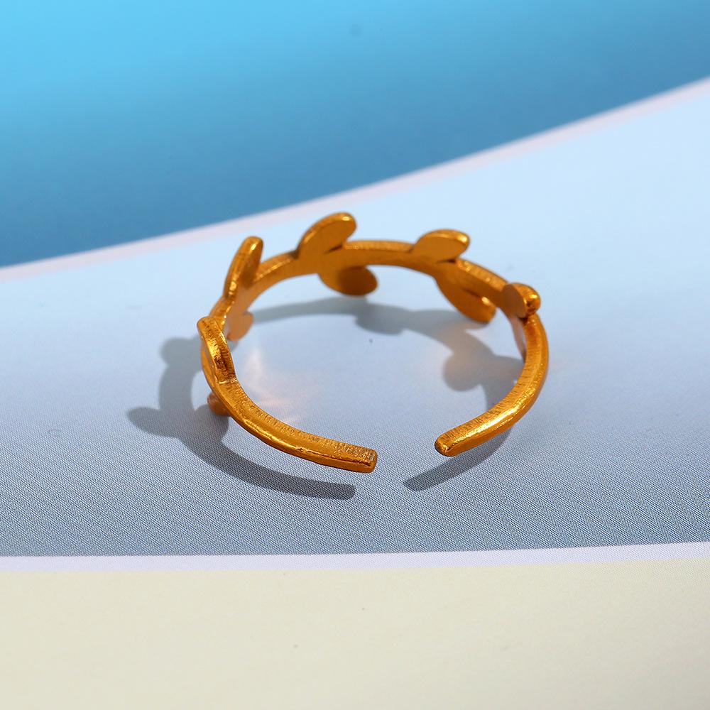 

Non-fading Aluminum Open Luxury Ring: Exaggerated, Lightweight, High-end for Europe and America золотой