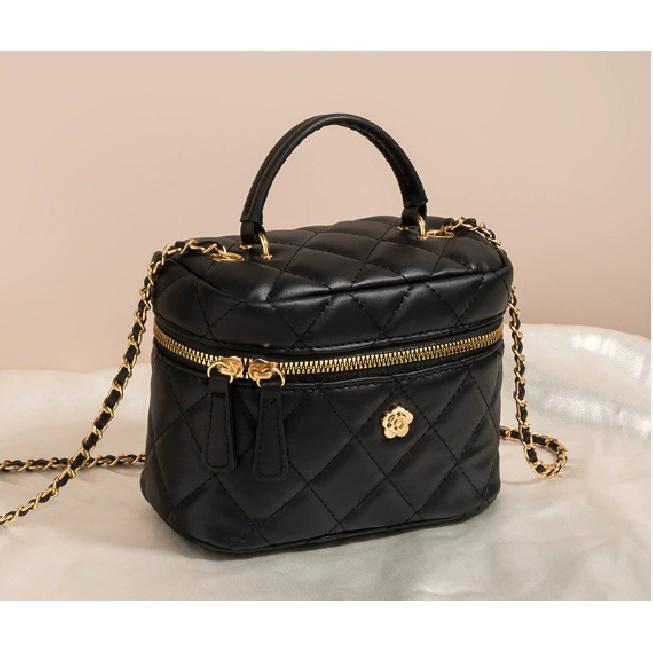 2025 New Black and Gold Chain Bag Camellia Quilted Women's Shoulder Crossbody Bag Simple Versatile