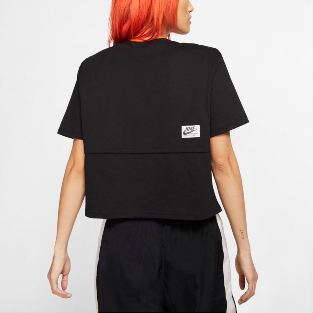 Nike Dámské tričko s krátkým rukávem a dvojitým logem, patchwork, US edice, černé CJ2040-010