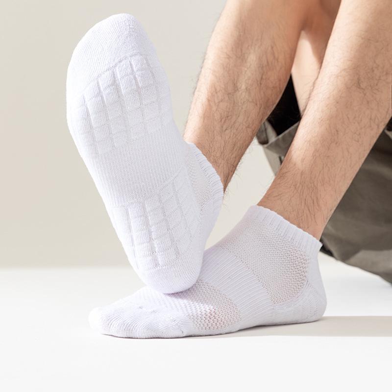 Men's White Summer Basketball Socks - Sweat-Absorbent, Deodorant, Mid-Tube, Ideal for Running & Sports