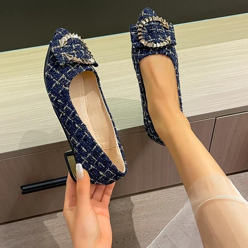 Fashion 2024 New Spring and Summer Pointed Toe Comfortable Casual Flat Shoes Metal Decoration Shallow Mouth Breathable Women's Shoes
