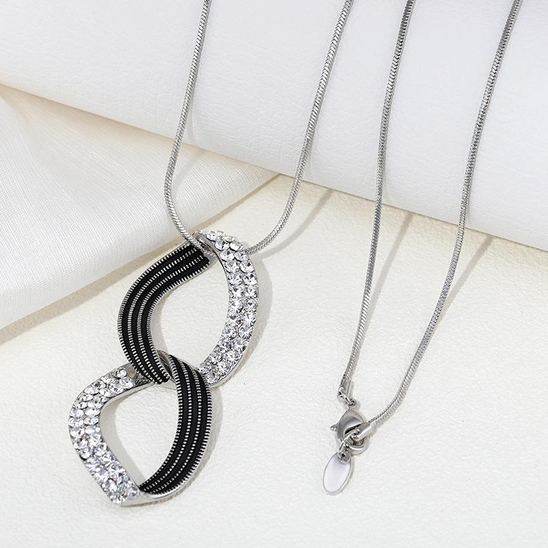 

Long Stunning Pendant Necklace For Women With Elegant Geometric Design Ideal For Special Occasions Gifts And White Platinum