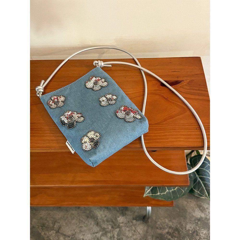Decorative Mobile Phone Bag - Trendy, Versatile, Small Shoulder-slung Bag for Women, Suitable for Casual Commutes.