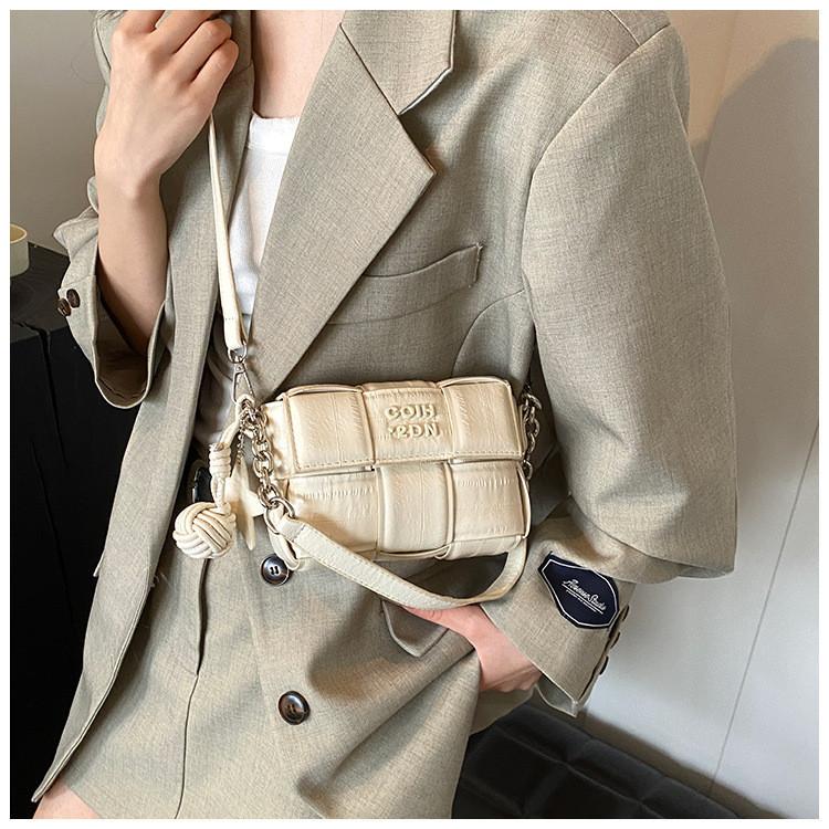 IELGY Универсальная маленькая квадратная сумка через плечо серебристого цвета — фото 9