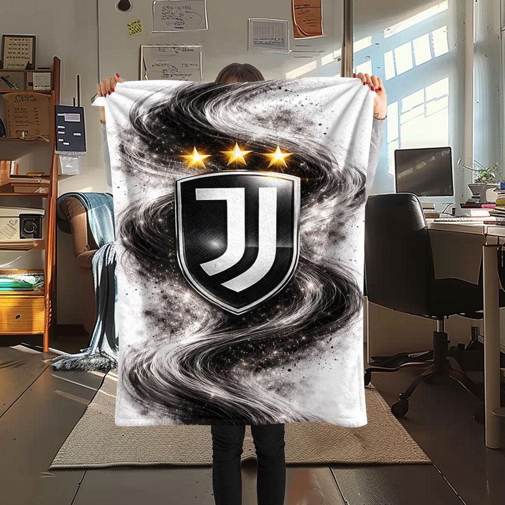 1PC Juventus Football Club Patterned Flannel Blanket Suitable For All Seasons for Home Decor Warmth and Comfort Gifts Holiday Present