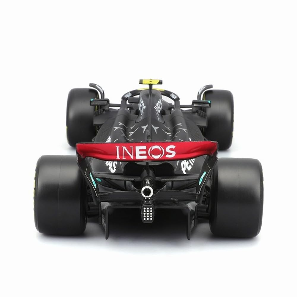 Bburago 1/24 Scale Mercedes-AMG Petronas F1 Team W14 (2023) E-Performance No. 44 with L. Hamilton Figure (Window Box) - Finished Model (BUR28037H)