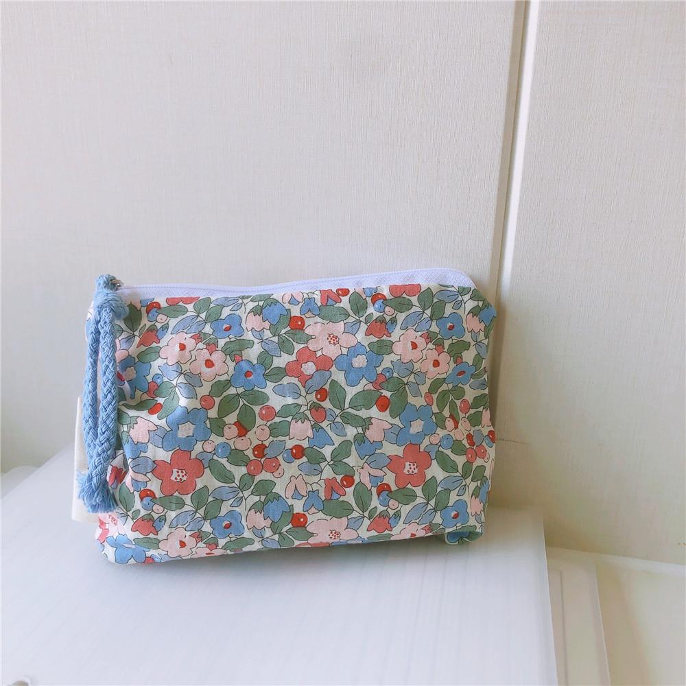 Girl Flower Printed Cosmetic Bag Women Lipstick Make Up Bags Cute Zipper Small Napkin Sanitary Pad Towel Pouches Cosmetic Storage Bag