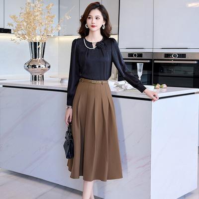 Hemm-Falten-Zweiteiler-Set Damen Frühling und Herbst Neues Temperament Taille Professionelles Halbkörper-Rock-Set