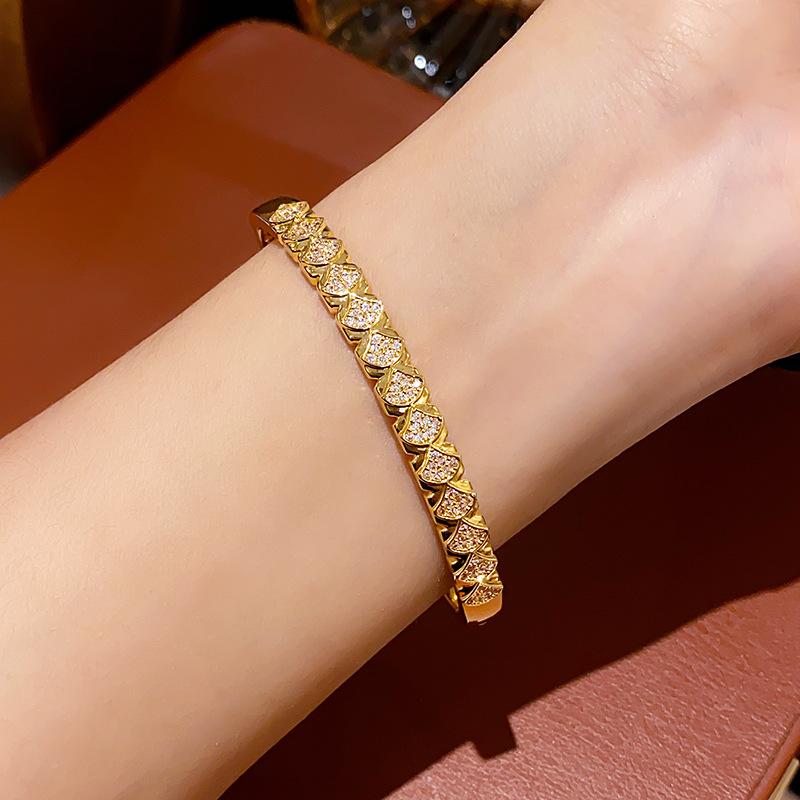 Zircon Bracelet Fashionable Design Bracelet Light Luxury High-end Exquisite Hand Jewelry for Women