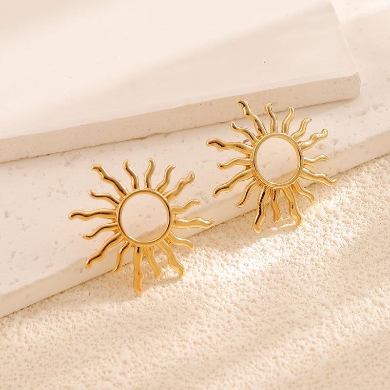 Vintage Sun Flower Stud Earrings for Women Temperament Geometric Drop Earrings Party Jewelry Gift Gold Silver Color Accessories