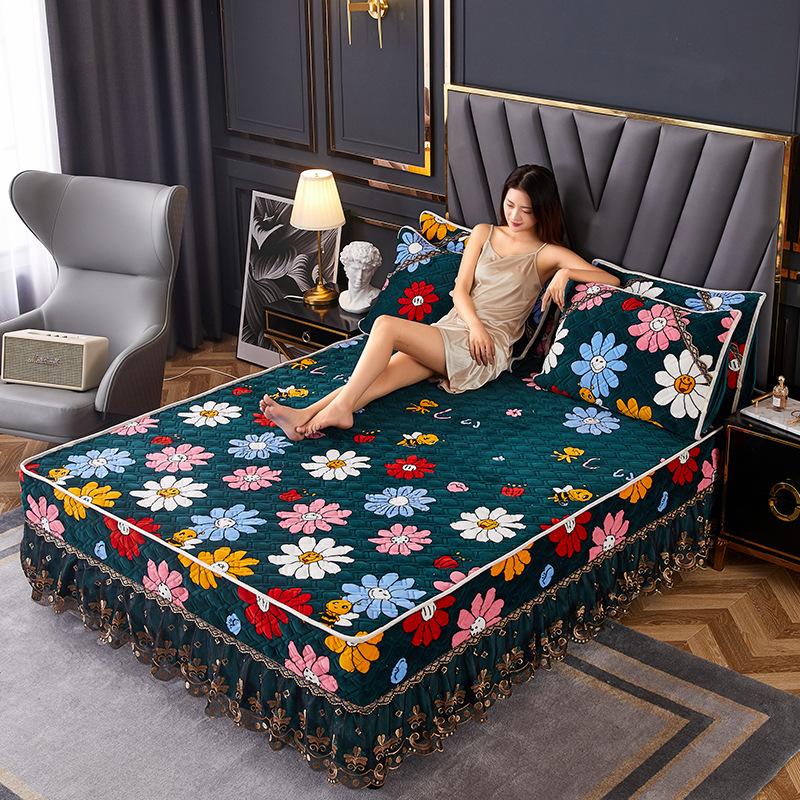 

1 шт. юбка-кровать из мягкого утепленного бархата, стеганая юбка-кровать, размер King Queen, плюшевое стеганое покрывало с принтом, не входит в комплект, наволочка Only 2pcs Pillowcase