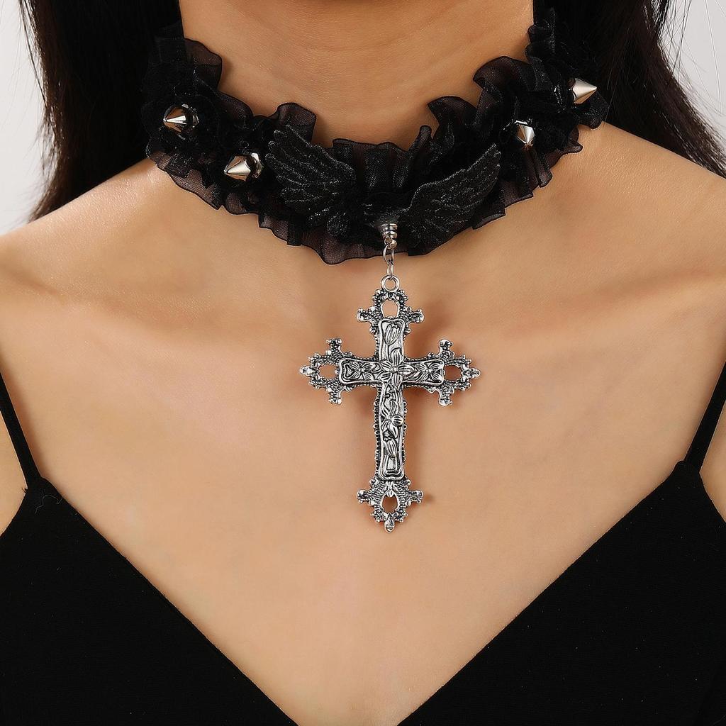 Y2K Spicy Sweet Girl Leather Choker: Cross Ultra-Short, Heavy-Duty Chain Collar