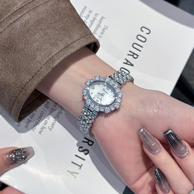 New Fashionable Rhinestone Women's Watch, Compact and Elegant Oval Dial, Daily Quartz Temperament Watch for Women