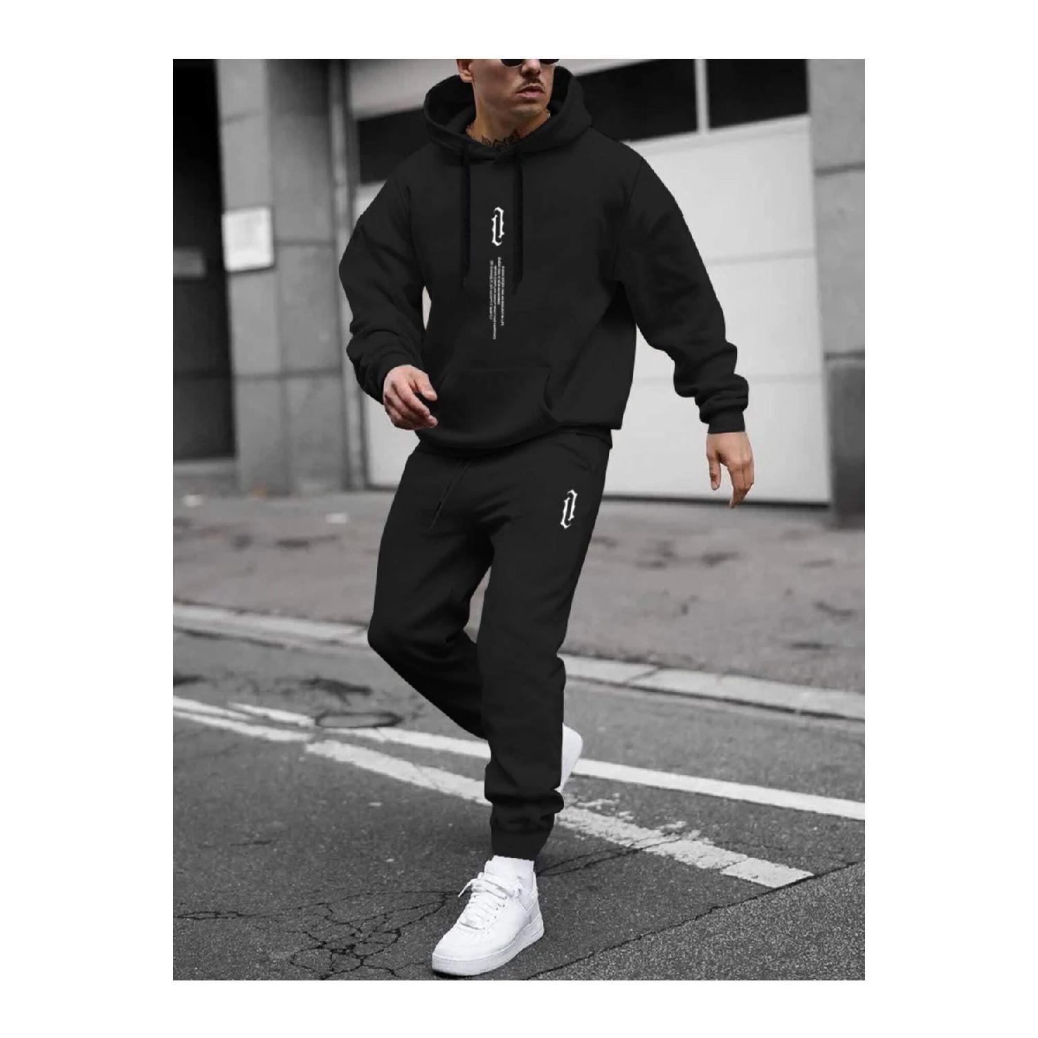 

Мужской черный вертикальный спортивный костюм большого размера S