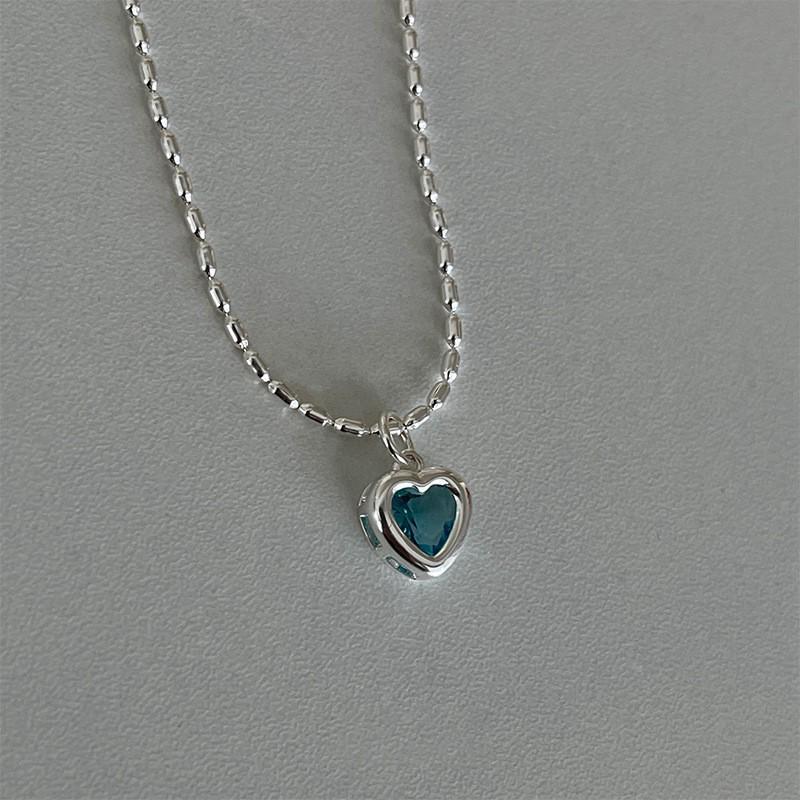 Moon Star Zircon Necklace: Light Luxury Dainty Design for Women, 2022