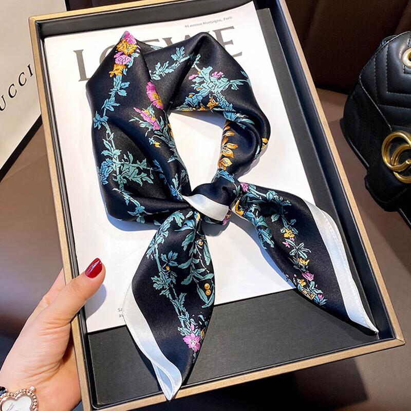 SIYUTANG Longing Square Scarf and Comb Set