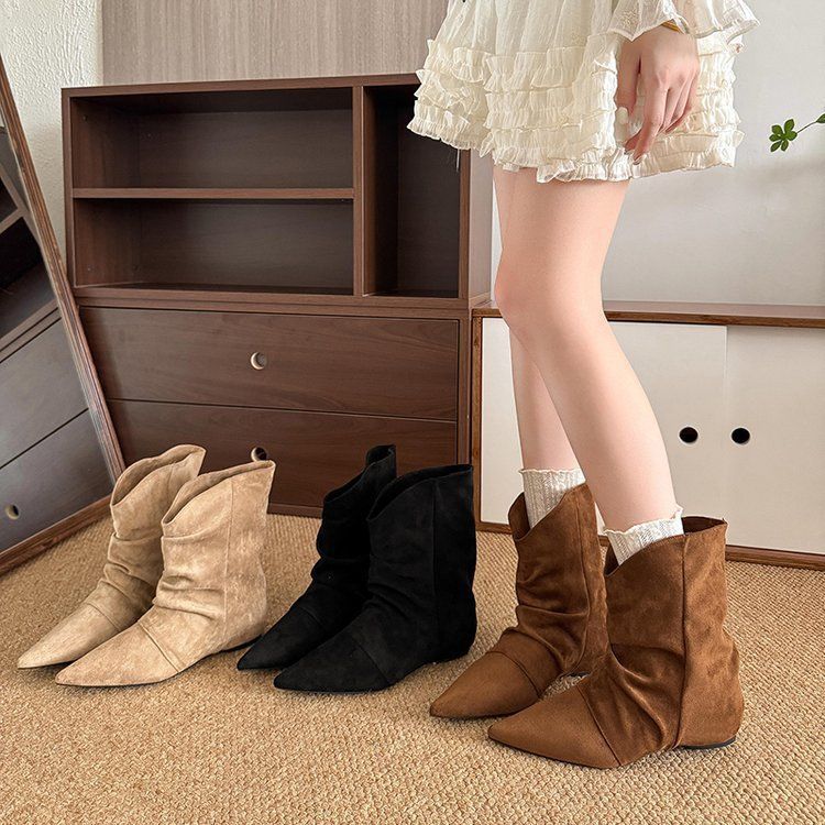 2025 Autumn and Winter New Western Cowboy Boots Versatile Wasteland Wind Heap Boots Women's Height Increase and Thinness Retro Women's Boots