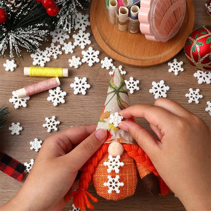 50Pcs/Pack 2cm Christmas Natural Snowflake Decorations Christmas Tree Hanging Ornament Pendant Christmas Decoration DIY Craft