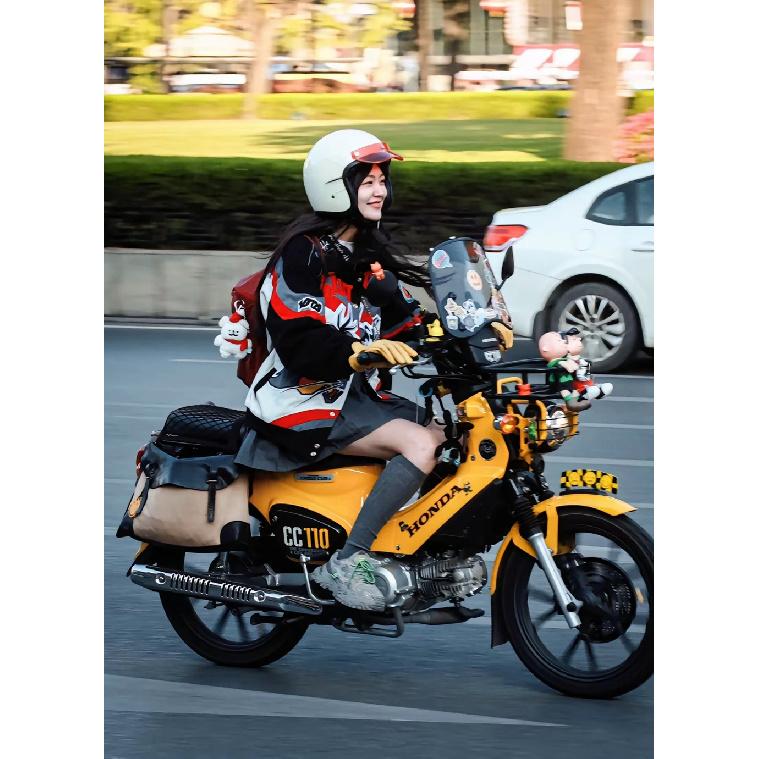 Warm three-quarters retro helmet for men and women motorcycle winter warm cruise American 3/4 half helmet.