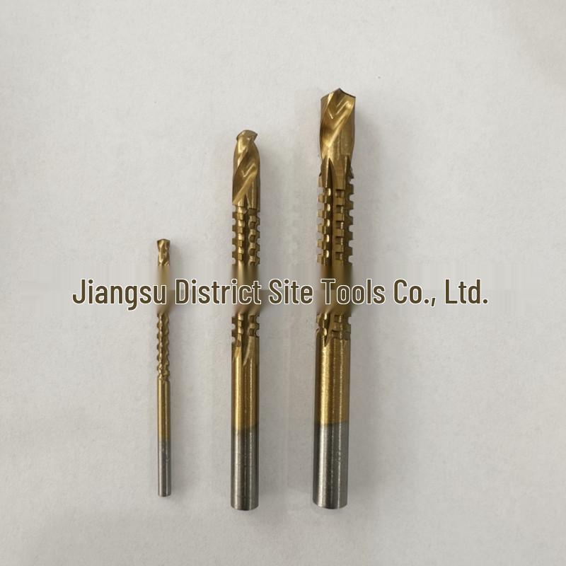 

Набір із 6-ти ступінчастих свердел з титановим покриттям для деревообробки: Зубчастий розсвердлювач, розширювач та канавкоріз у пластиковому ящику.