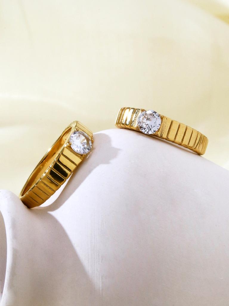 1Pcs Fashionable And Trendy Striped Stainless Steel 18K Gold Plated With Diamonds Women'S Ring Suitable For Women'S Daily Wear