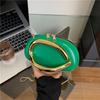 Ein Schulter Handtasche Damen einfarbig große Kapazität Damen neu trendig Metallgriff personalisierte Dinner Kette