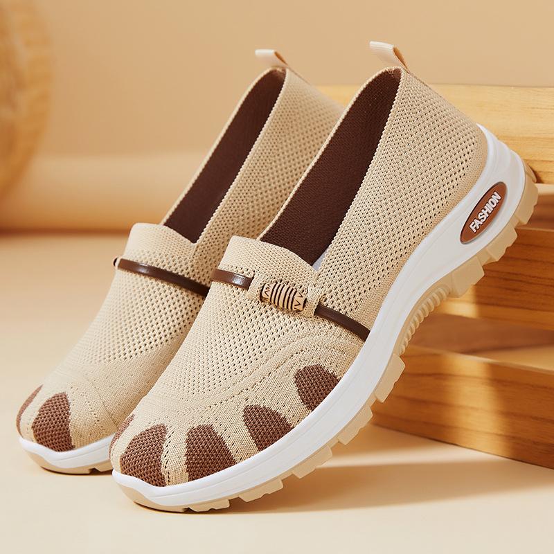 Cloth shoes women's soft soles are not tired, casual single shoes summer new mother shoes one pedal soft soles breathable women's shoes