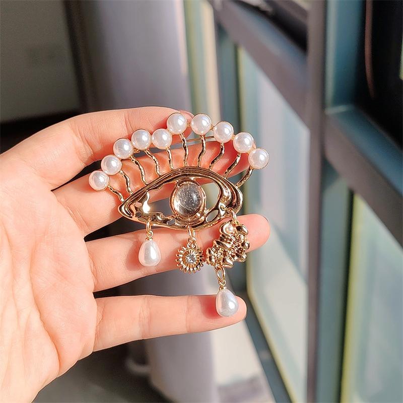 

Брошь-подвеска в виде глаза дьявола в стиле ретро, женская брошь в виде преувеличенного глаза, аксессуары в виде нишевого дизайна