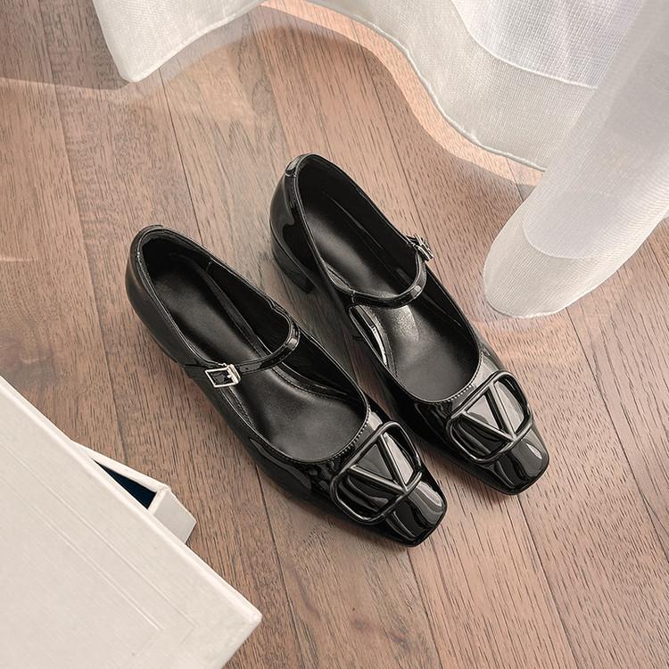French square head medium heel Mary Jane shoes 25 new V buckle single shoes retro thick heel versatile women's shoes patent leather high heels