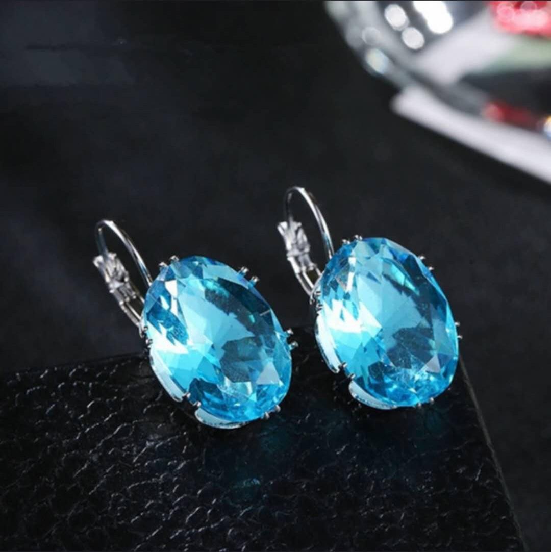 

Gemstone Earrings, Diamond Earrings, Fashionable Earrings And Earrings one size білий