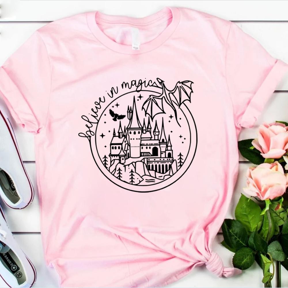 Vintage Believe in Magic T-Shirt Ästhetische Drachen-Shirts Magisches Shirt Grafik-T-Shirts Zauberer Goth Tee Unisex Kurzarm Tops