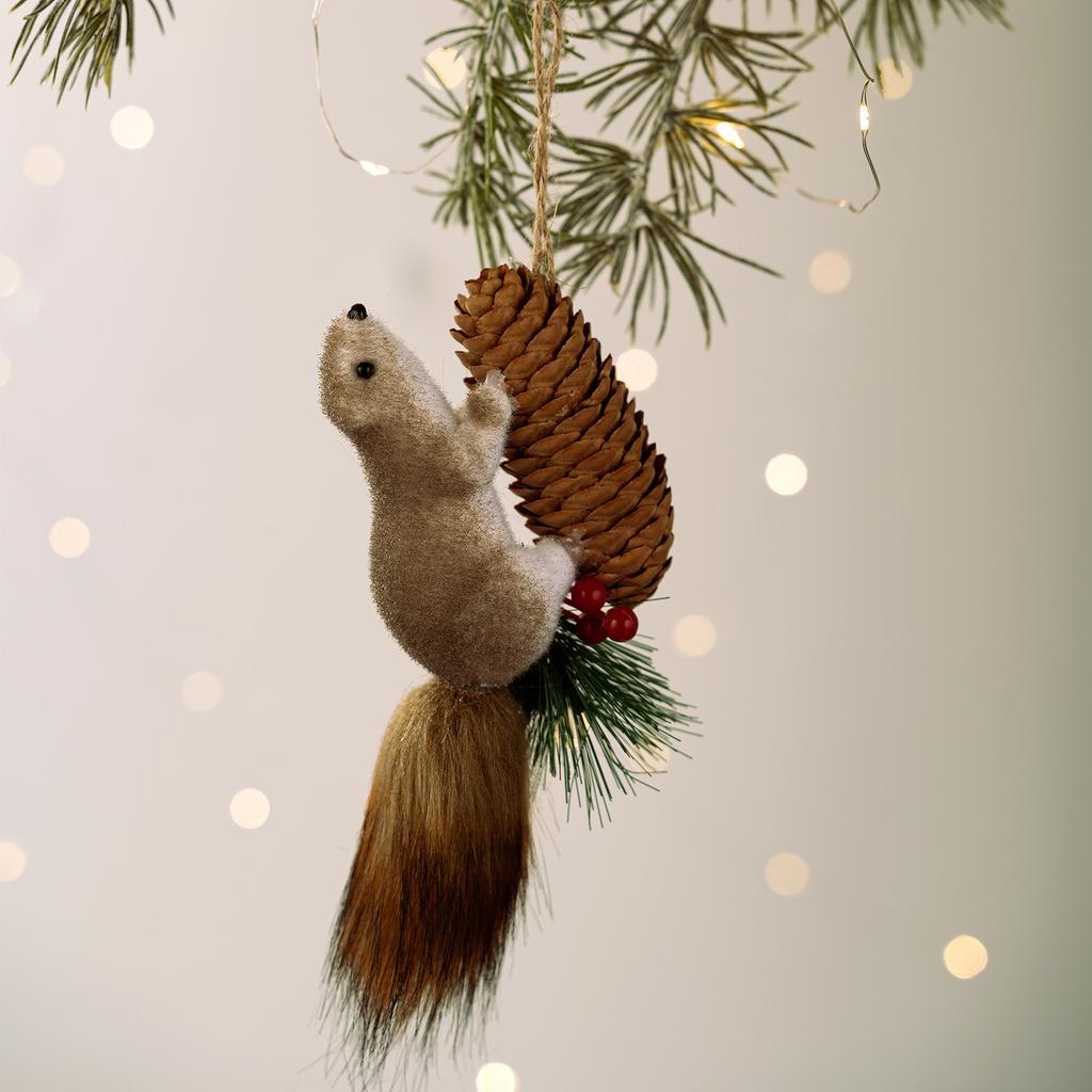 Realistic Foam Squirrel Hanging Ornament Christmas Tree Decor Woodland Animal Figurine with Faux Fur Tail Pine Cone Home Decor