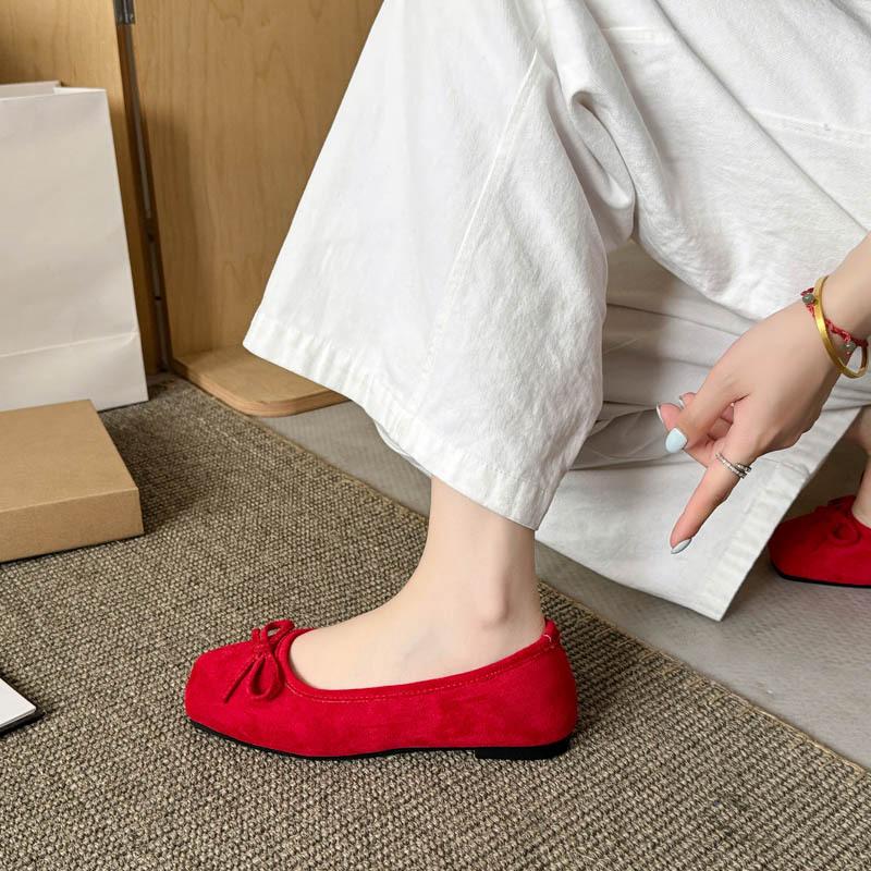 Retro ballet shallow mouth inner height increase single shoes women's 2025 new gentle soft-soled Doudou shoes one pedal ladyshoes