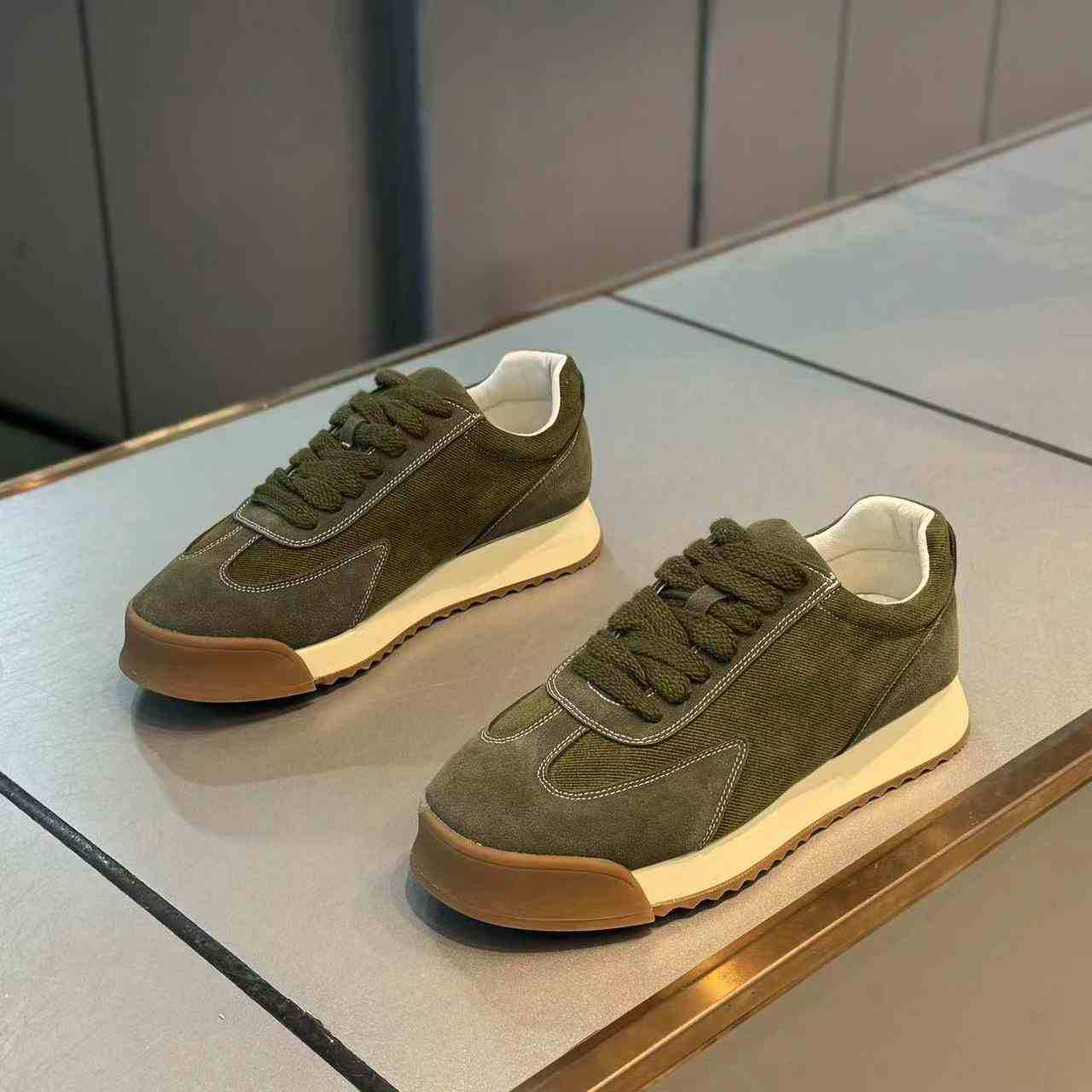 

Fashion Men s Casual Sports Shoes 2025 Autumn Comfortable Non Slip Outdoor Sports Shoes Quality Soft Sole Fashion Lace-up Running Shoes 39 зелений