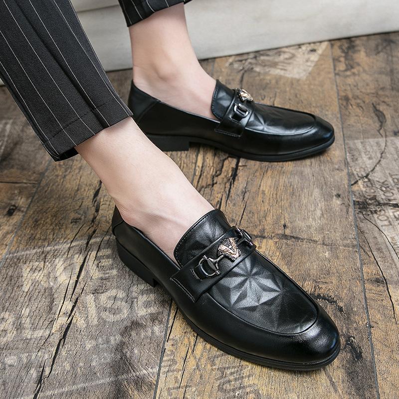 Men's shoes fashion new casual foot cover men's photography hairstylist pointed leather shoes youth trend loafer wedding shoes
