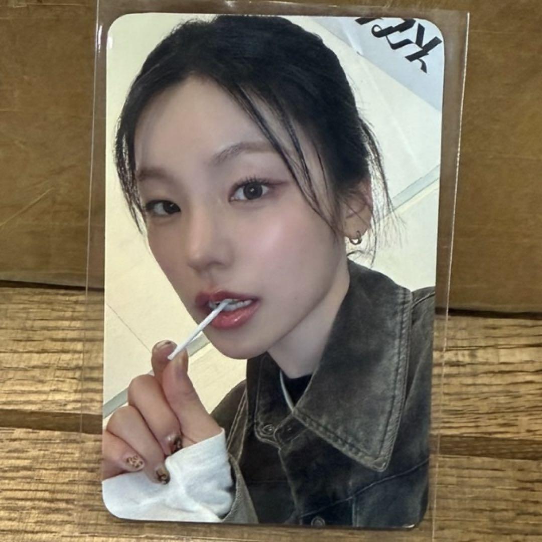 

[USED] itzy Yeji GOLD withmuu autograph session limited trading card