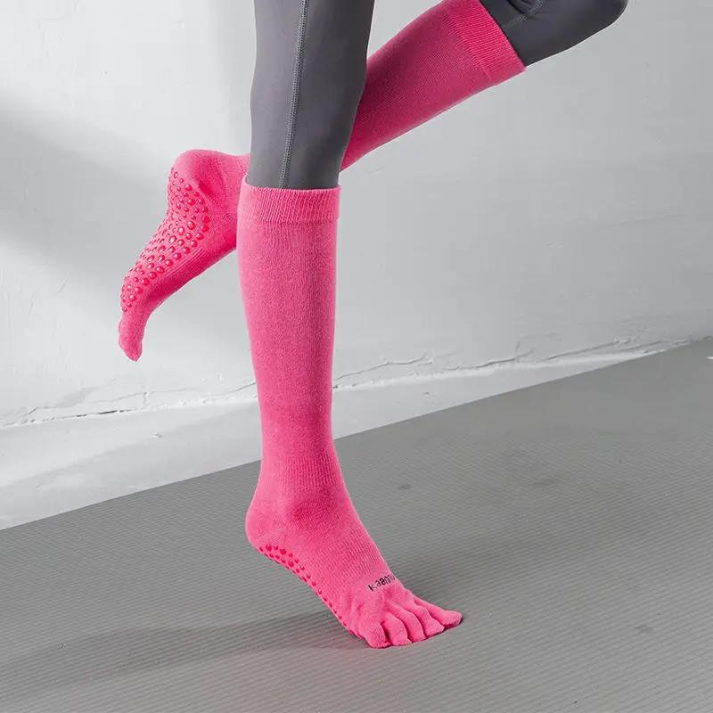 Pilates-Yoga-Socken für Damen, einfarbig, Baumwolle, Kniestrümpfe, professionelle, rutschfeste Fünf-Zehen-Socken für den Innenbereich, Bodentanz, Sportsocken