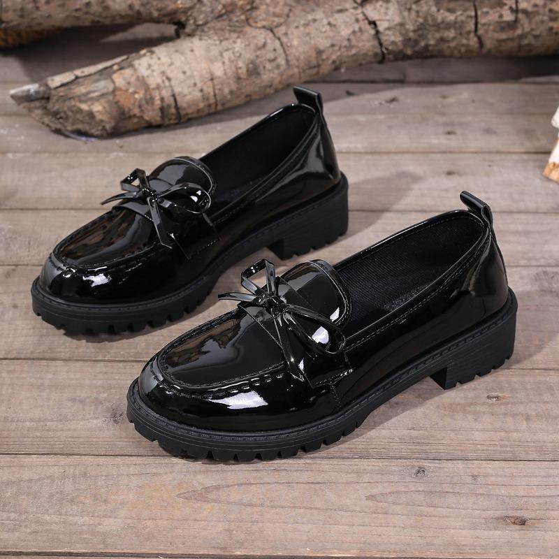 Fashion 2025 Womens Patent Leather Shoes Women Loafers British Tassel Casual Female Flat Shoes Bowknot Comfortable Small Leather Shoes