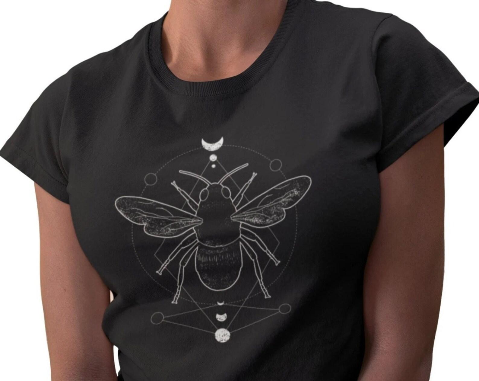 Moth T-shirt woman nature moon motif alternative shirt ladies beetle graphic M