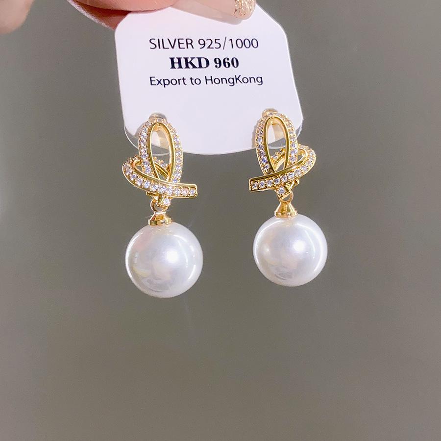 Orecchini Vintage a Forma di Pera con Perle e Intarsi di Diamanti - Stile Retrò, Lusso Leggero, Design di Alta Gamma